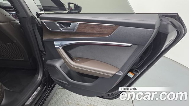 Audi A7 2022 — photo 15