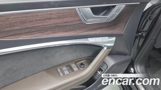 Audi A7 2022 — photo 29