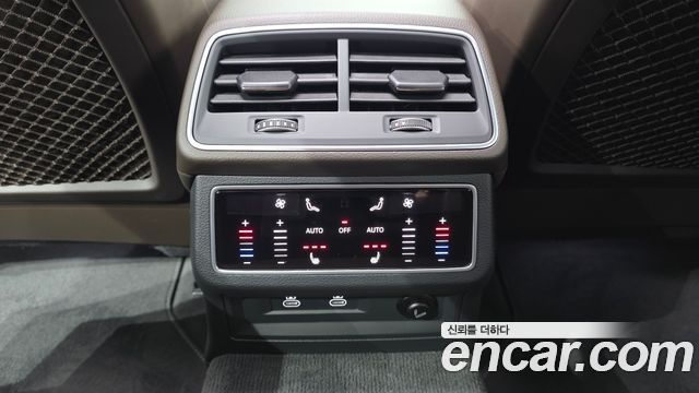 Audi A7 2022 — photo 30