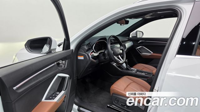 Audi Q3 2022 — photo 13