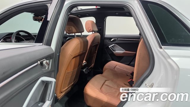 Audi Q3 2022 — photo 17