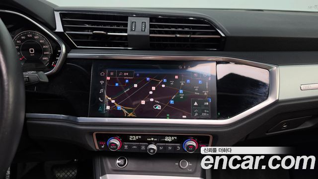 Audi Q3 2022 — photo 18