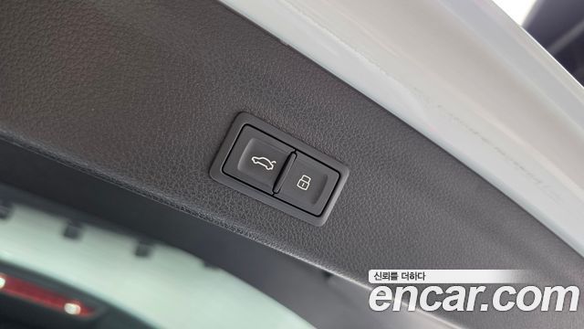 Audi Q3 2022 — photo 21