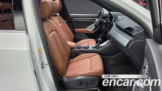 Audi Q3 2022 — photo 16