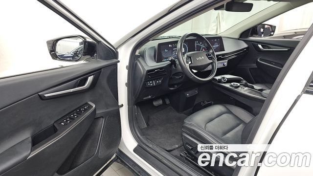 Kia EV6 2023 — photo 10