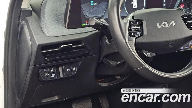 Kia EV6 2023 — photo 18