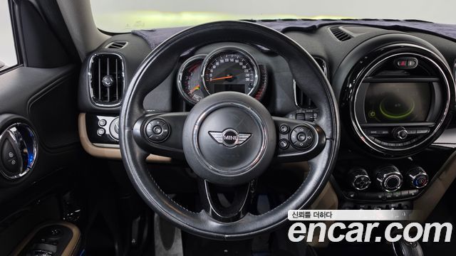Mini Countryman 2018 — photo 13