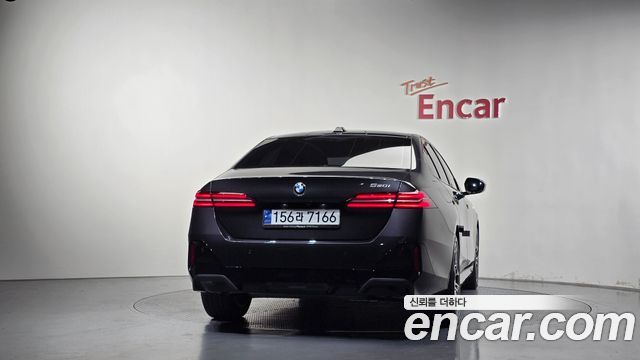 BMW 5-Series 2024 — photo 4