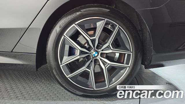 BMW 5-Series 2024 — photo 7