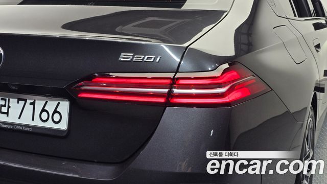 BMW 5-Series 2024 — photo 9