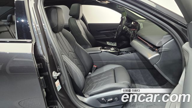 BMW 5-Series 2024 — photo 16