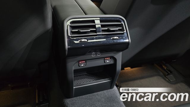 BMW 5-Series 2024 — photo 28