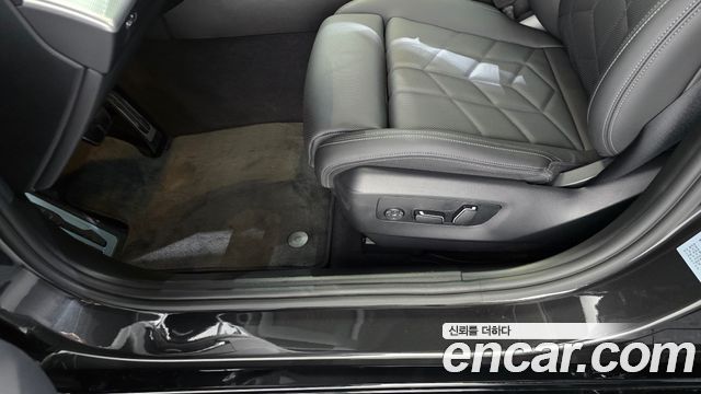 BMW 5-Series 2024 — photo 29