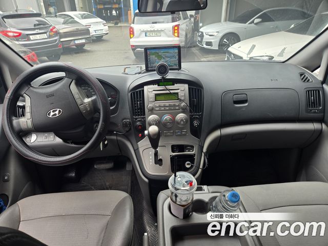 Hyundai Starex 2012 — photo 9