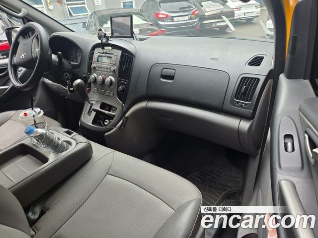 Hyundai Starex 2012 — photo 17