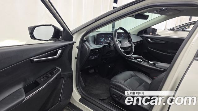 Kia EV6 2023 — photo 13