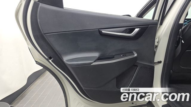 Kia EV6 2023 — photo 15