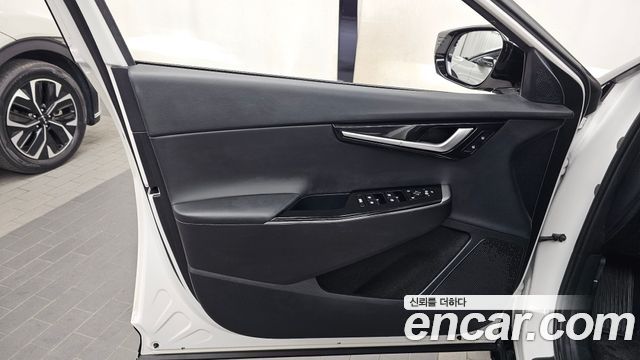 Kia EV6 2022 — photo 14