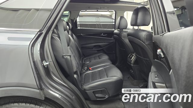 Kia Sorento 2018 — photo 12
