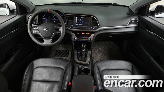 Hyundai AVANTE 2016 — photo 10