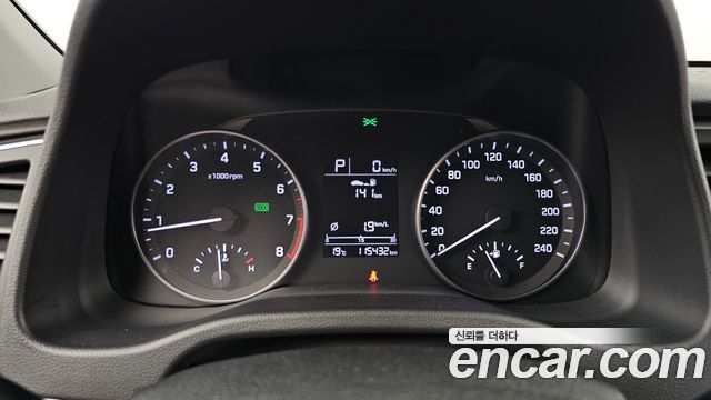 Hyundai AVANTE 2016 — photo 11