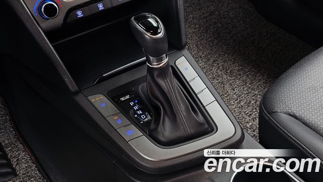Hyundai AVANTE 2016 — photo 12