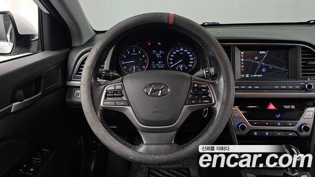 Hyundai AVANTE 2016 — photo 19