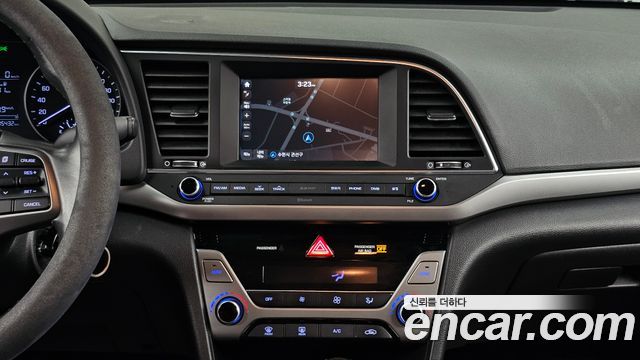 Hyundai AVANTE 2016 — photo 20