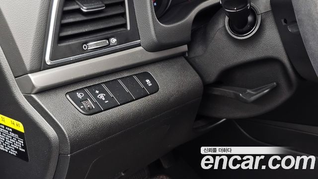 Hyundai AVANTE 2016 — photo 22