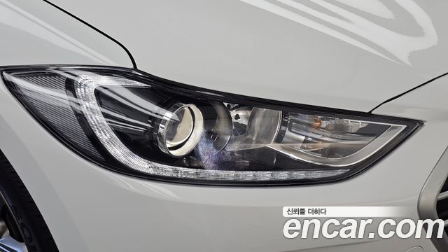 Hyundai AVANTE 2016 — photo 8