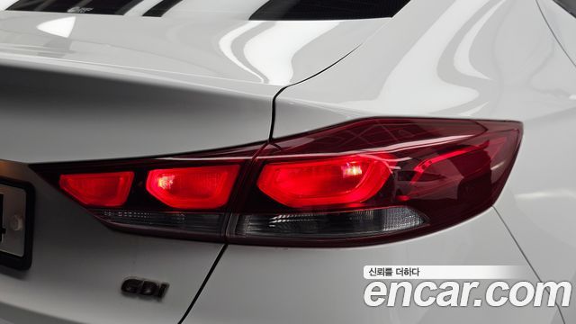 Hyundai AVANTE 2016 — photo 9