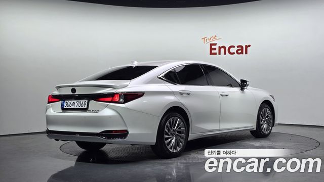 Lexus ES 2026 — photo 2