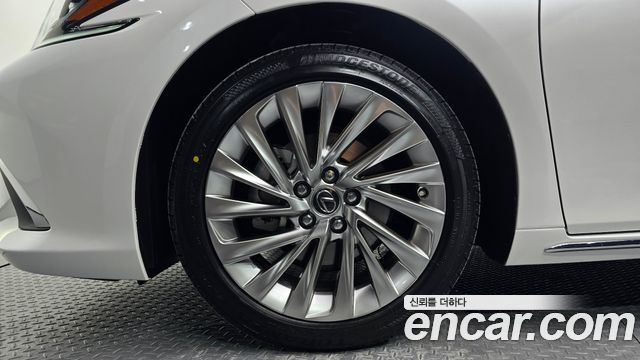 Lexus ES 2026 — photo 5