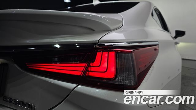 Lexus ES 2026 — photo 9