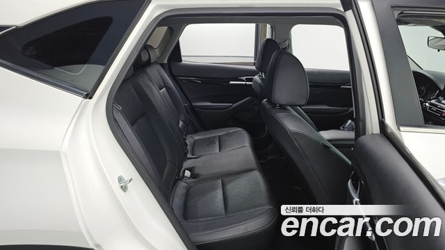 Kia Seltos 2023 — photo 11