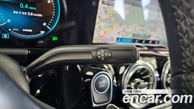 Mercedes-Benz EQA 2022 — photo 12