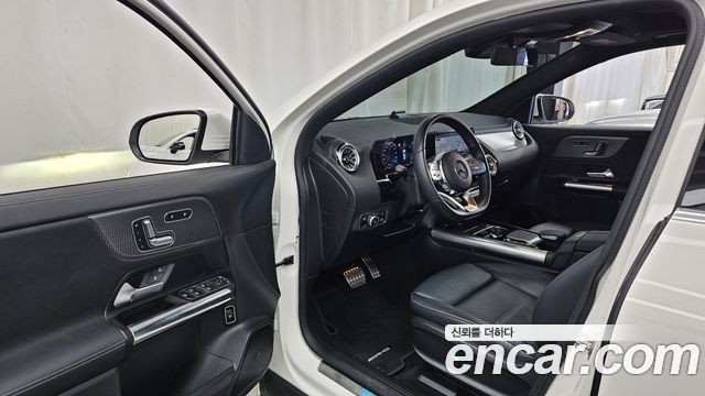 Mercedes-Benz EQA 2022 — photo 13