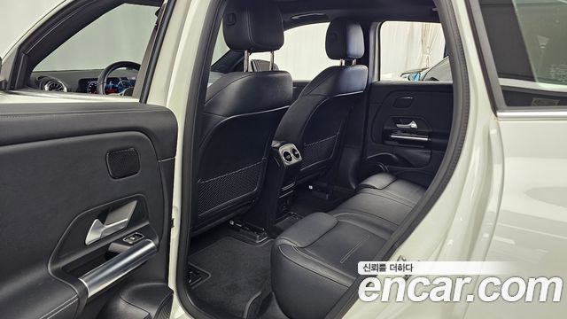 Mercedes-Benz EQA 2022 — photo 17