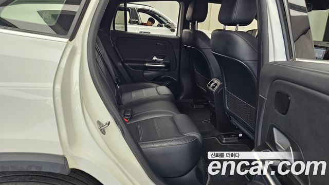 Mercedes-Benz EQA 2022 — photo 18