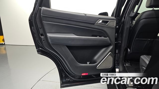 KG Mobility Rexton 2018 — photo 15