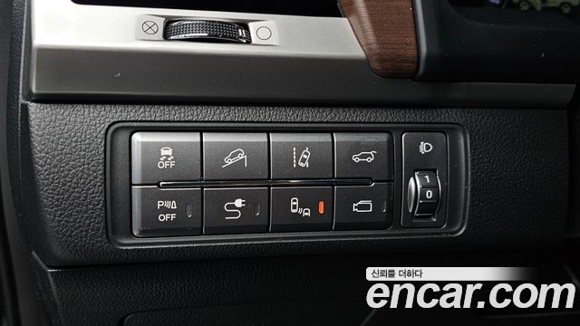 KG Mobility Rexton 2018 — photo 28