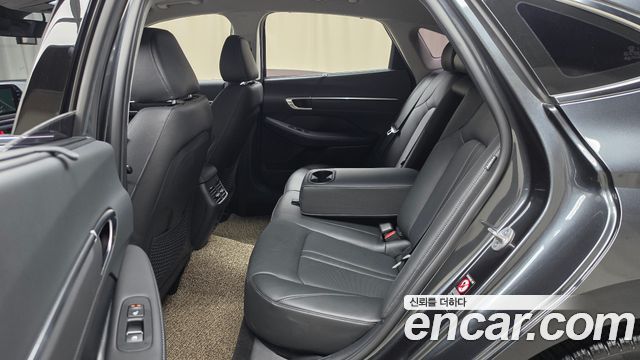 Hyundai Sonata 2023 — photo 11