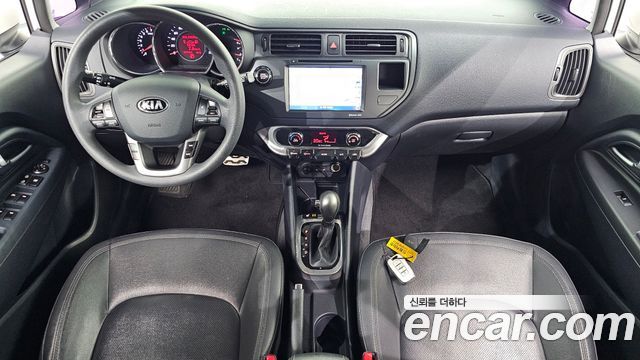 Kia pride 2013 — photo 10