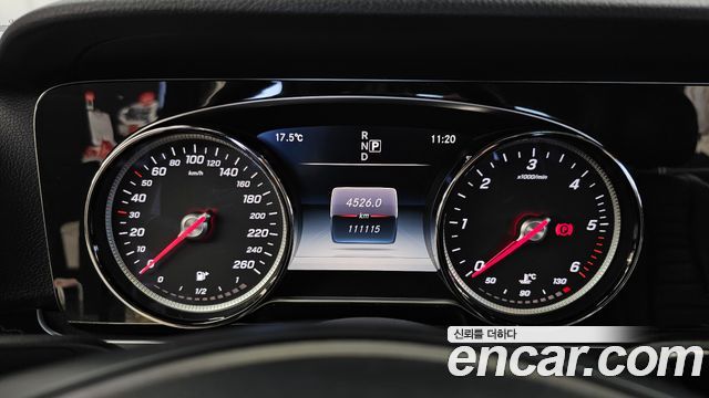 Mercedes-Benz E-Class 2017 — photo 8
