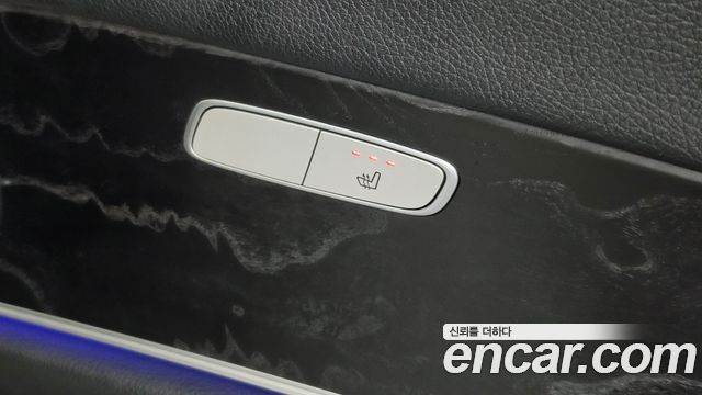 Mercedes-Benz E-Class 2017 — photo 18