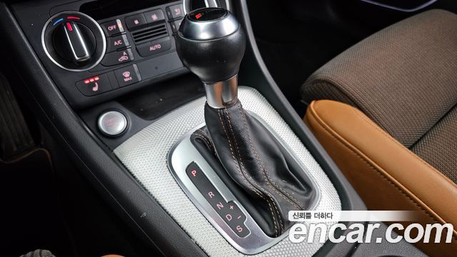 Audi Q3 2016 — photo 9