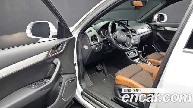 Audi Q3 2016 — photo 10