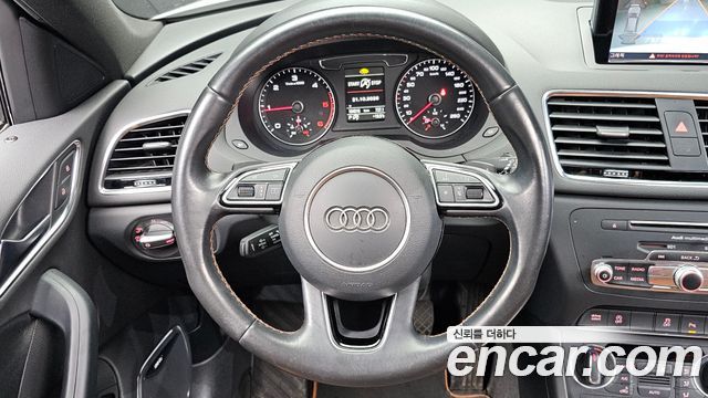 Audi Q3 2016 — photo 13