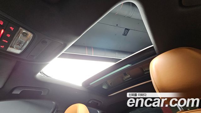 Audi Q3 2016 — photo 16