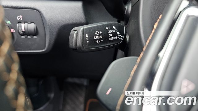 Audi Q3 2016 — photo 17